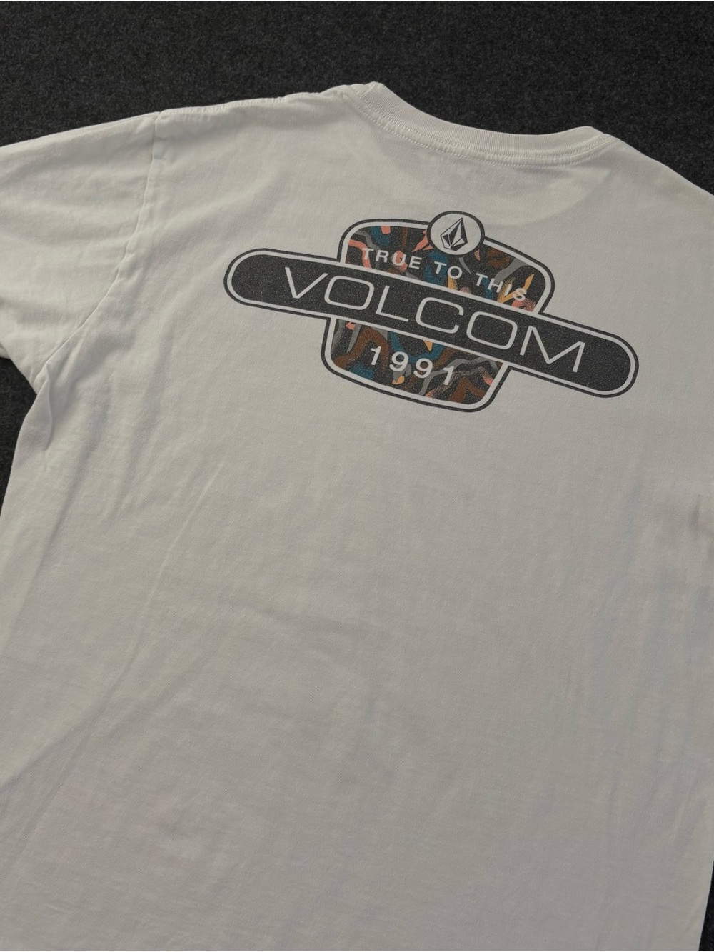 Vintage Volcom T Shirt Mens Large White Short Sleeve Graphic Skater Surf Y2K